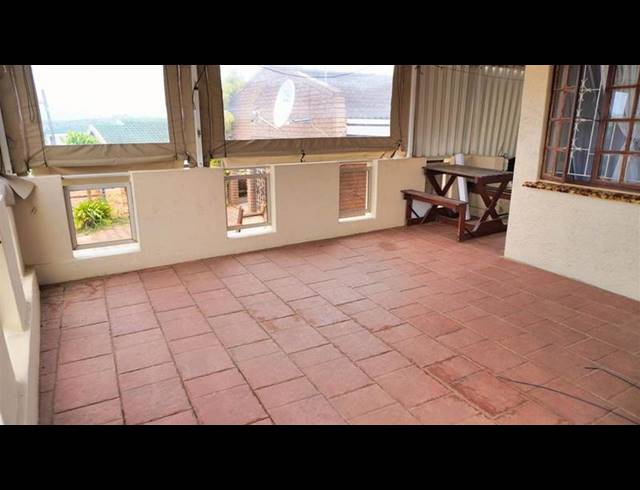 4 BEDROOM HOUSE FOR SALE IN NEWLANDS WEST